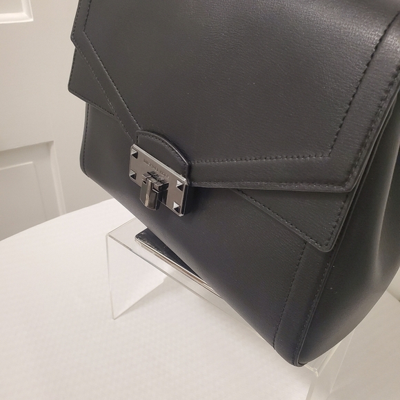 Michael Kors "KINSLEY" Black Leather Satchel, Business, Stylish, Chic - Picture 2 of 12